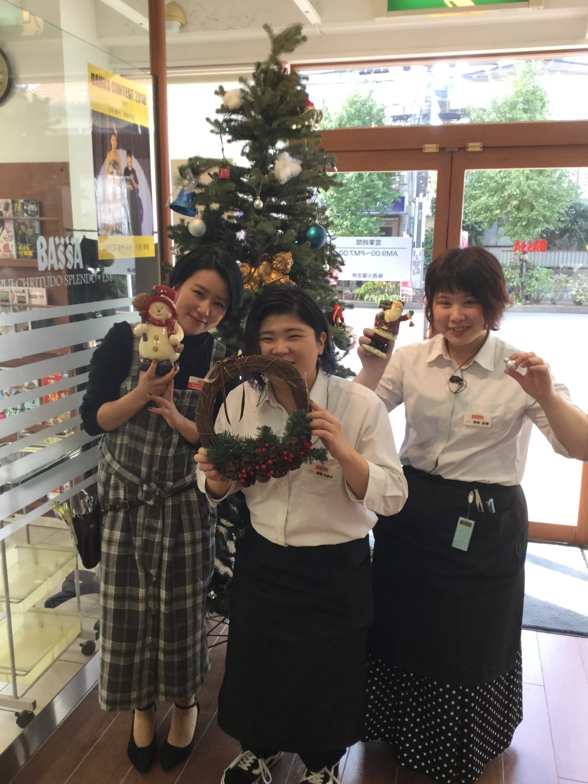 Bassa新所沢にクリスマスツリーがきました 美容室bassa バサ